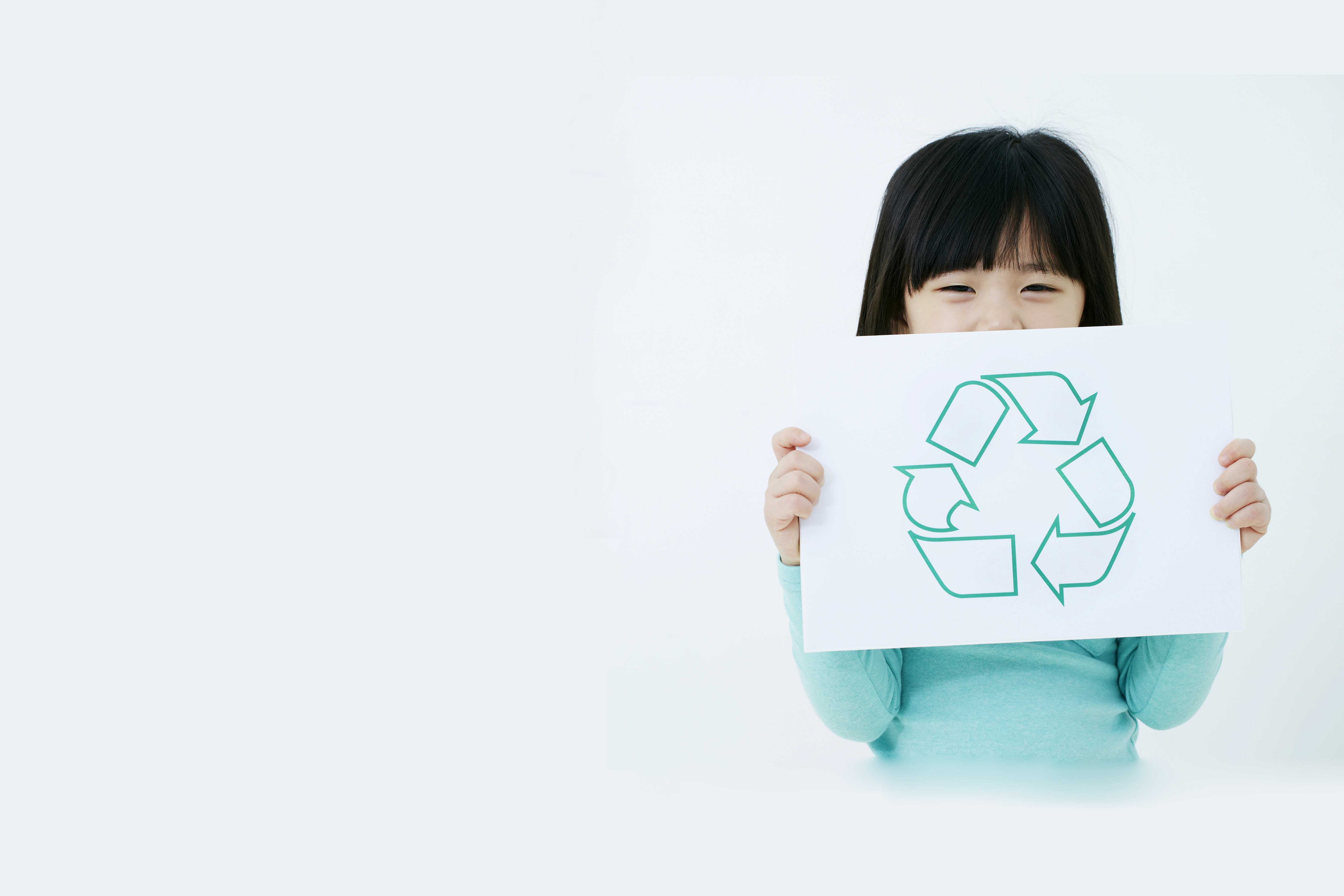 Aptar_APF_futurity_recycle_symbol_girl.jpg