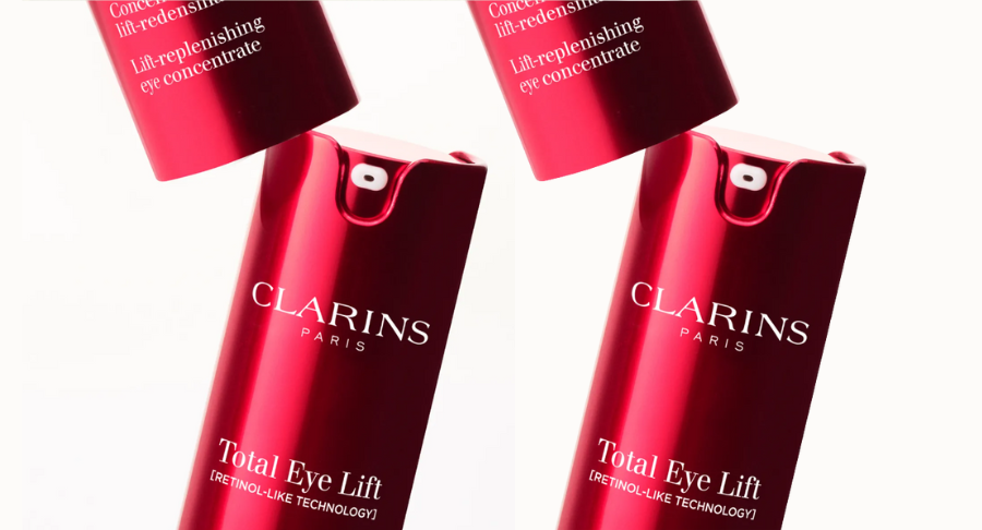 A close-up of Clarins Total Eye Lift, a premium, reloadable airless packaging based on Aptar Beauty’s 15ml patented Gaïa airless platform exclusively tailor-made for Clarins