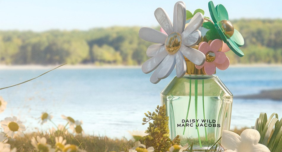 A close-up rendering of Aptar Beauty's custom solution for Marc Jacobs Daisy Wild fragrance